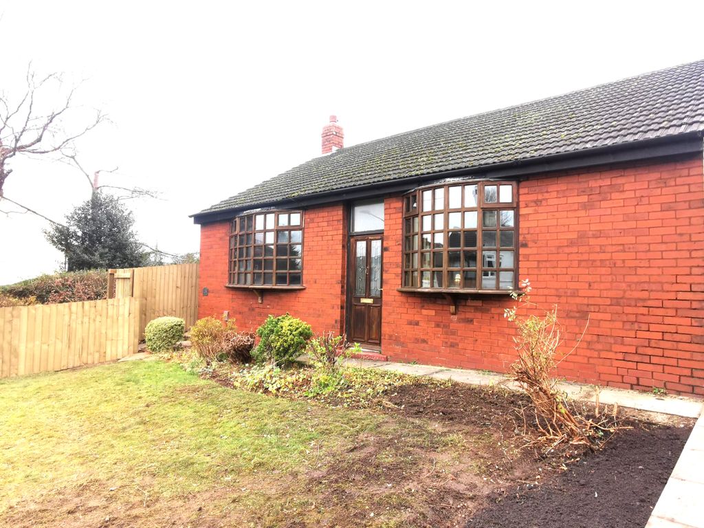 2 bed detached bungalow for sale in Bent Lane, Leyland PR25, £180,000