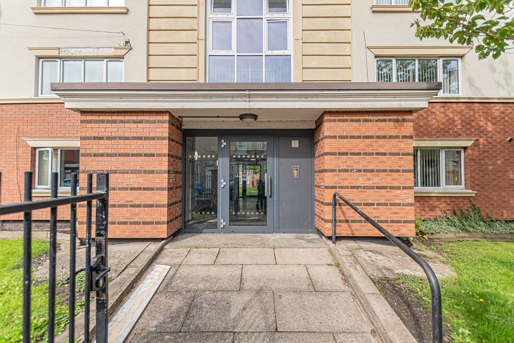 2 bed flat for sale in Longfield Road, Litherland, Liverpool L21, £