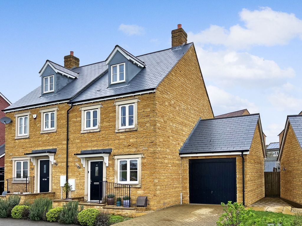 4 bed semidetached house for sale in Evans Way, Chipping Norton OX7 Zoopla