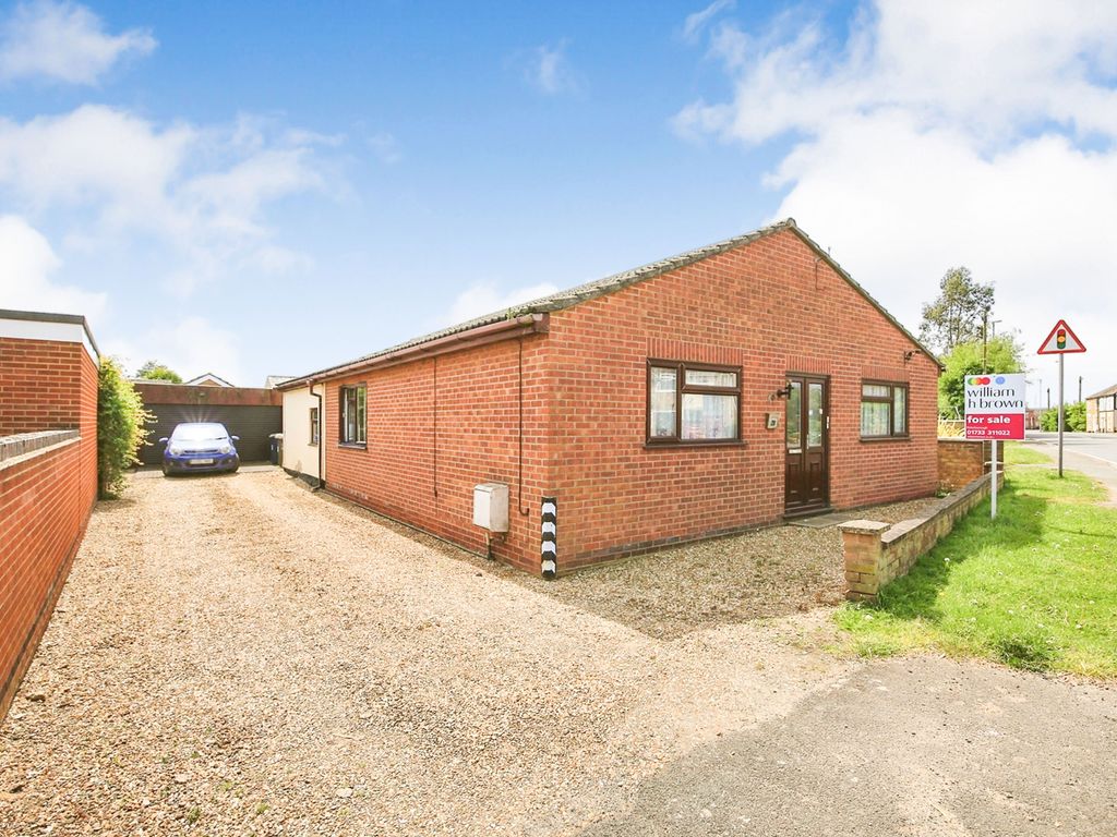 3 bed detached bungalow for sale in Coates Road, Whittlesey