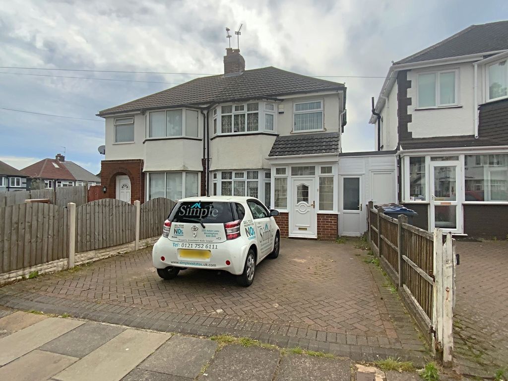 3 bed semidetached house to rent in Sandringham Road, Great Barr