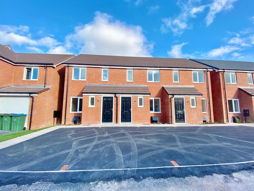 2 bed terraced house to rent in Chelmsford Drive, Paragon Park