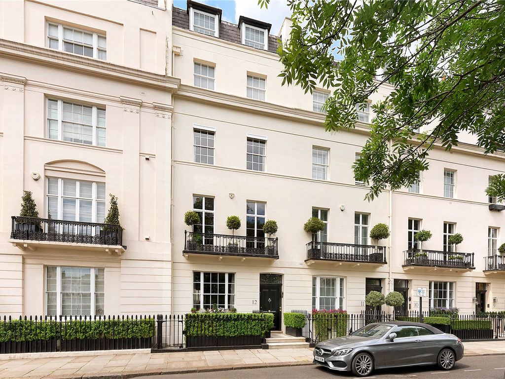 5 bed terraced house for sale in Chester Square & Eaton Mews South