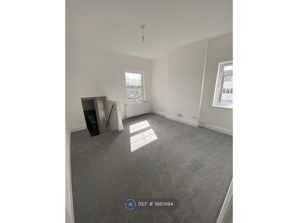 1 bed flat to rent in Bluehouse Lane, Oxted RH8 Zoopla