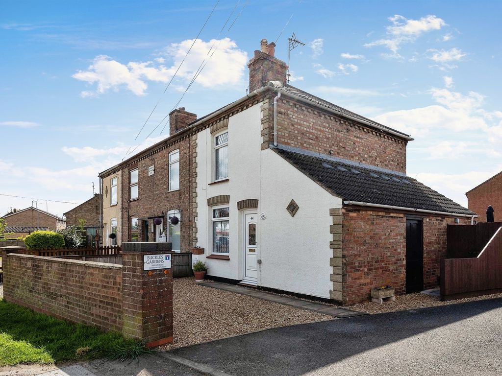2 bed end terrace house for sale in Eastrea Road, Whittlesey