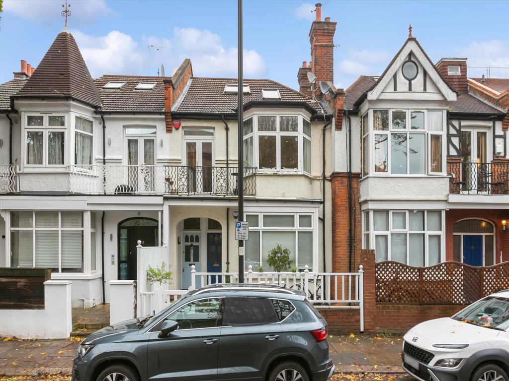 4 bed for sale in Southfield Road, London W4, £900,000 Zoopla