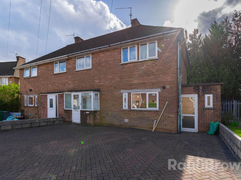 3 bed semidetached house for sale in Morris Avenue, Llanishen, Cardiff