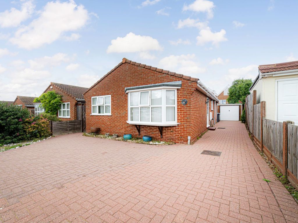 2 bed detached bungalow for sale in Avenue, Whitstable CT5, £