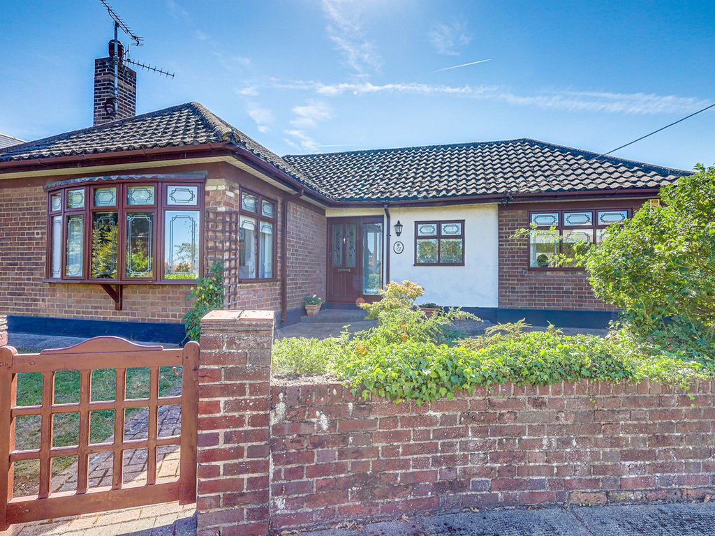 2 bed detached bungalow for sale in Heather Drive, Benfleet SS7 Zoopla