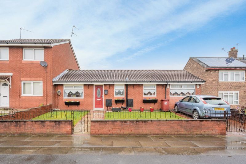 2 bed semidetached bungalow for sale in Whitefield Drive, Kirkby