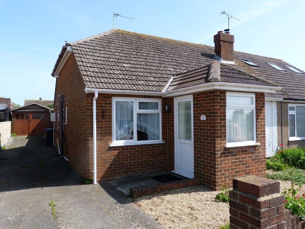 2 bed bungalow for sale in Greenhill Gardens, Minster, Ramsgate CT12, £