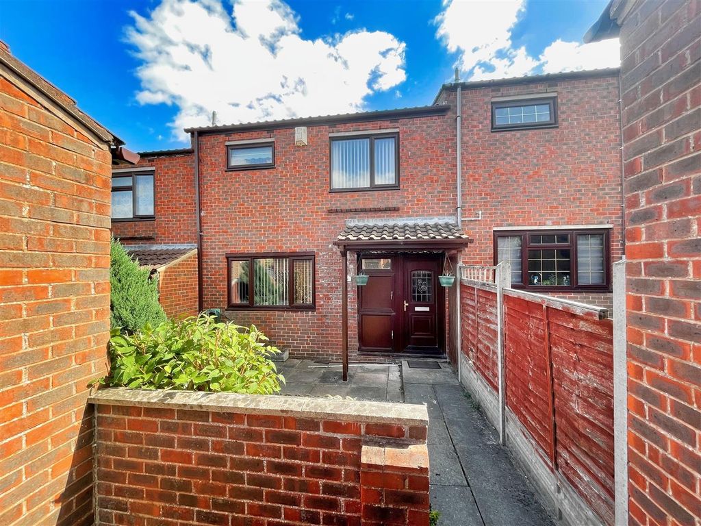 3 bed terraced house for sale in Walbrook Avenue, Springfield, Milton Keynes MK6 Zoopla