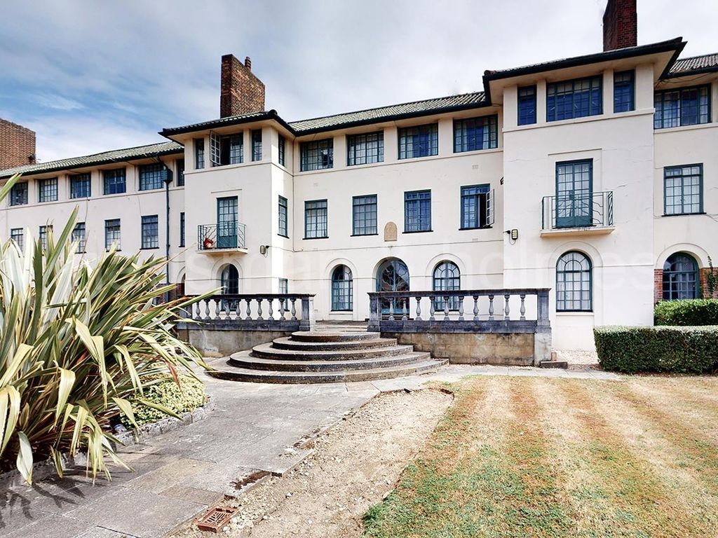 Studio for sale in Finchley Road, London NW11, £237,500 Zoopla