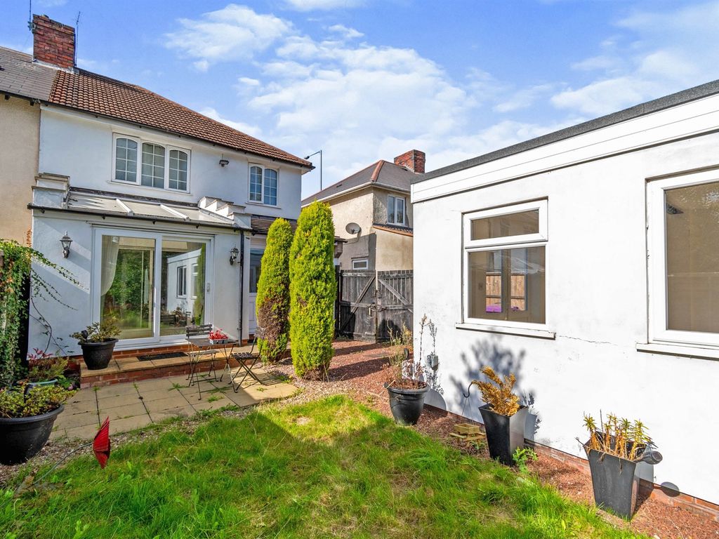 3 bed semidetached house for sale in Cannock Road, Wednesfield