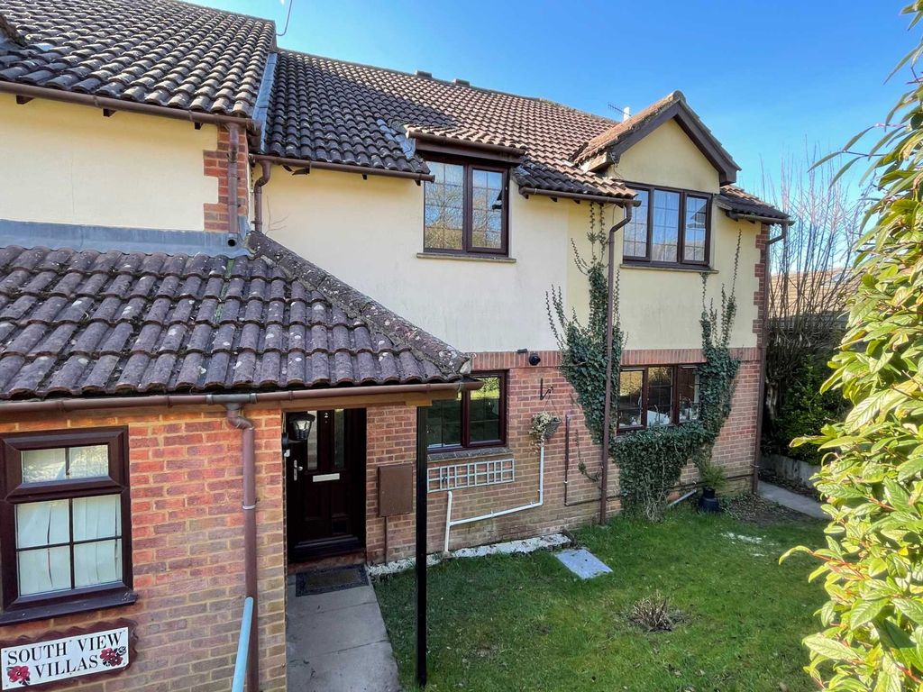 2 bed semidetached house to rent in Southview Villas, Street