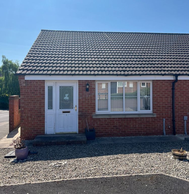 2 bed bungalow for sale in Seamers Close, Wakefield WF1 Zoopla