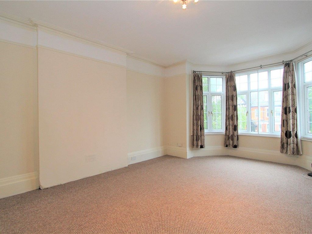 5 bed flat to rent in Hanger Lane, Ealing W5 Zoopla