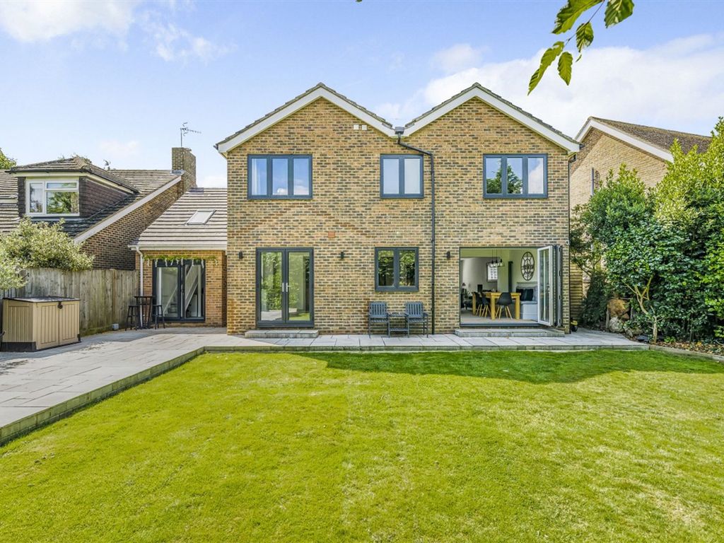 5 bed detached house for sale in Lucerne Court, Aldwick, Bognor Regis