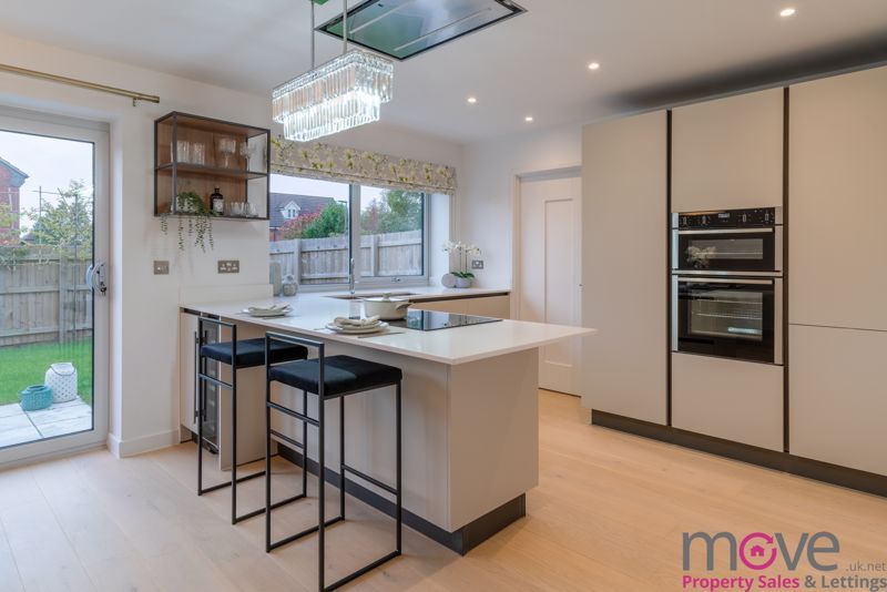 4 bed detached house for sale in Cheltenham Road, Cleeve