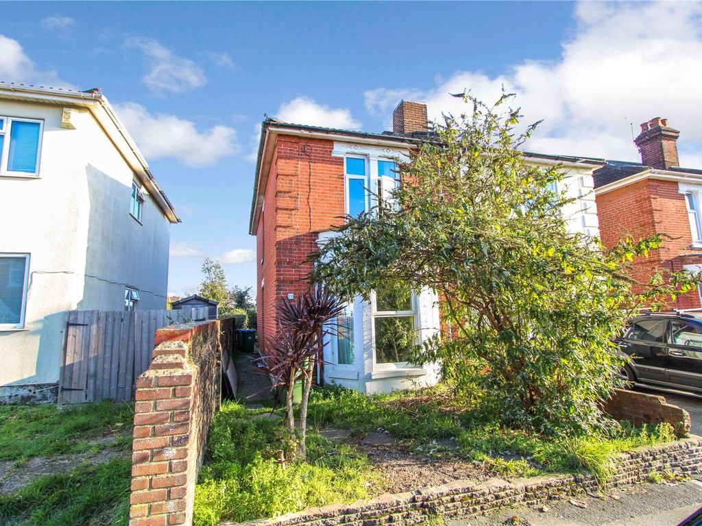 3 bed semi-detached house for sale in foundry lane, southampton, hampshire so15