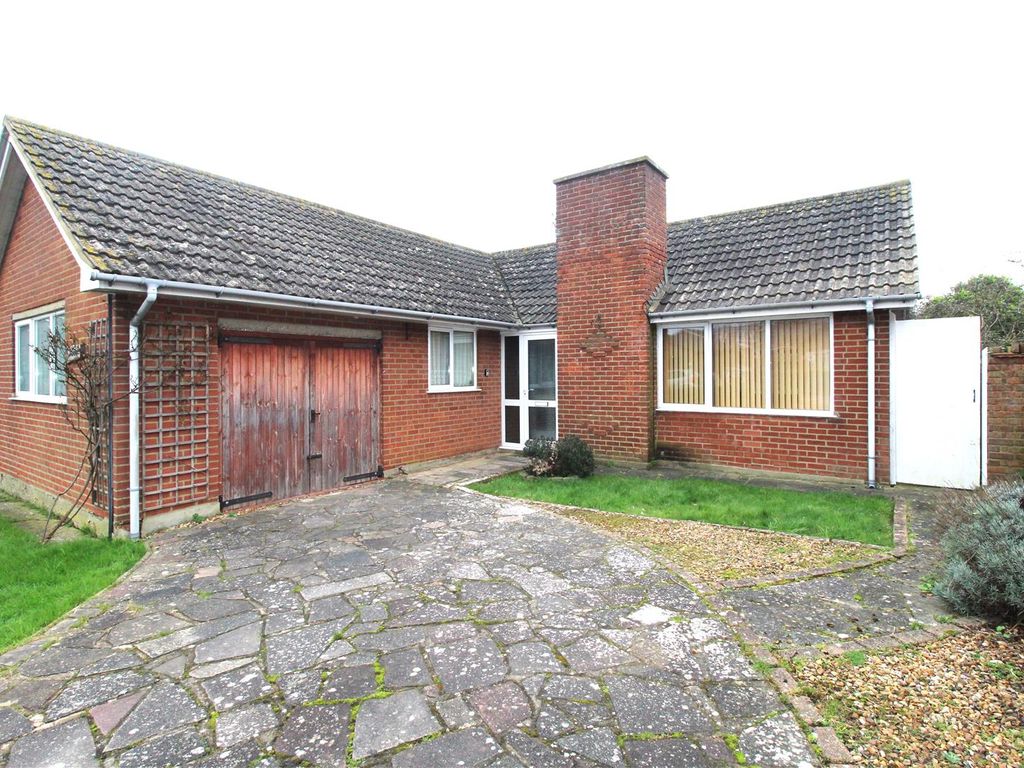 2 bed detached bungalow for sale in Beach Approach, Warden, Sheerness