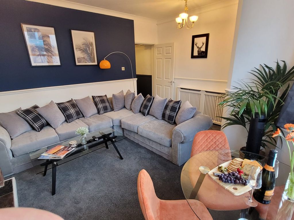 4 bed terraced house to rent in Torquay Road, Paignton, Devon TQ3, £