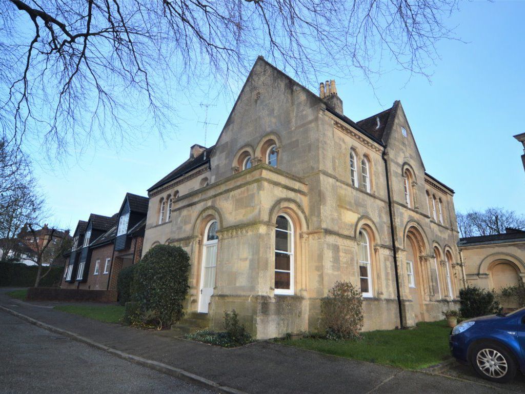 1 bed flat to rent in Christchurch Close, St Albans, Herts AL3, £1,200