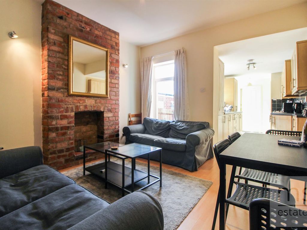 3 bed terraced house to rent in Allington Avenue, Lenton, Nottingham