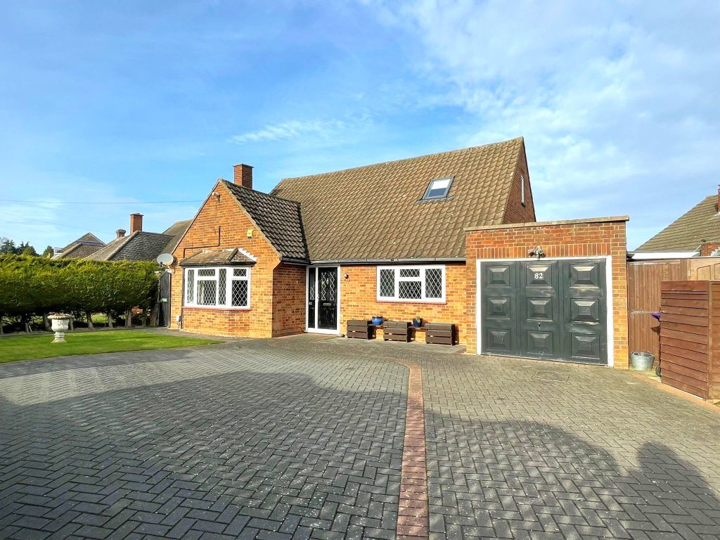 4 bed detached house to rent in Periwinkle Lane, Hitchin SG5, £2,000