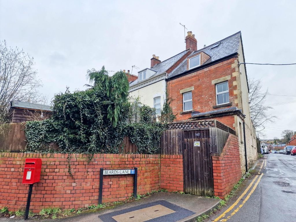 3 bed end terrace house for sale in Cainscross Road, Stroud GL5, £