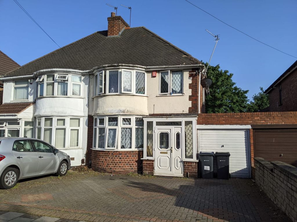 3 bed semidetached house for sale in Reynolds Road, Handsworth