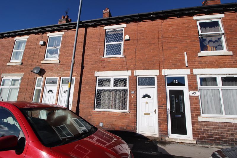 2 bed terraced house to rent in Old Birchills, Walsall WS2, £850 pcm