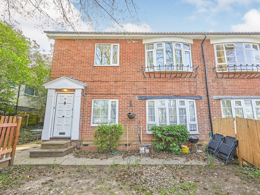 Room to rent in Thoresby Court, Nottingham NG3 Zoopla