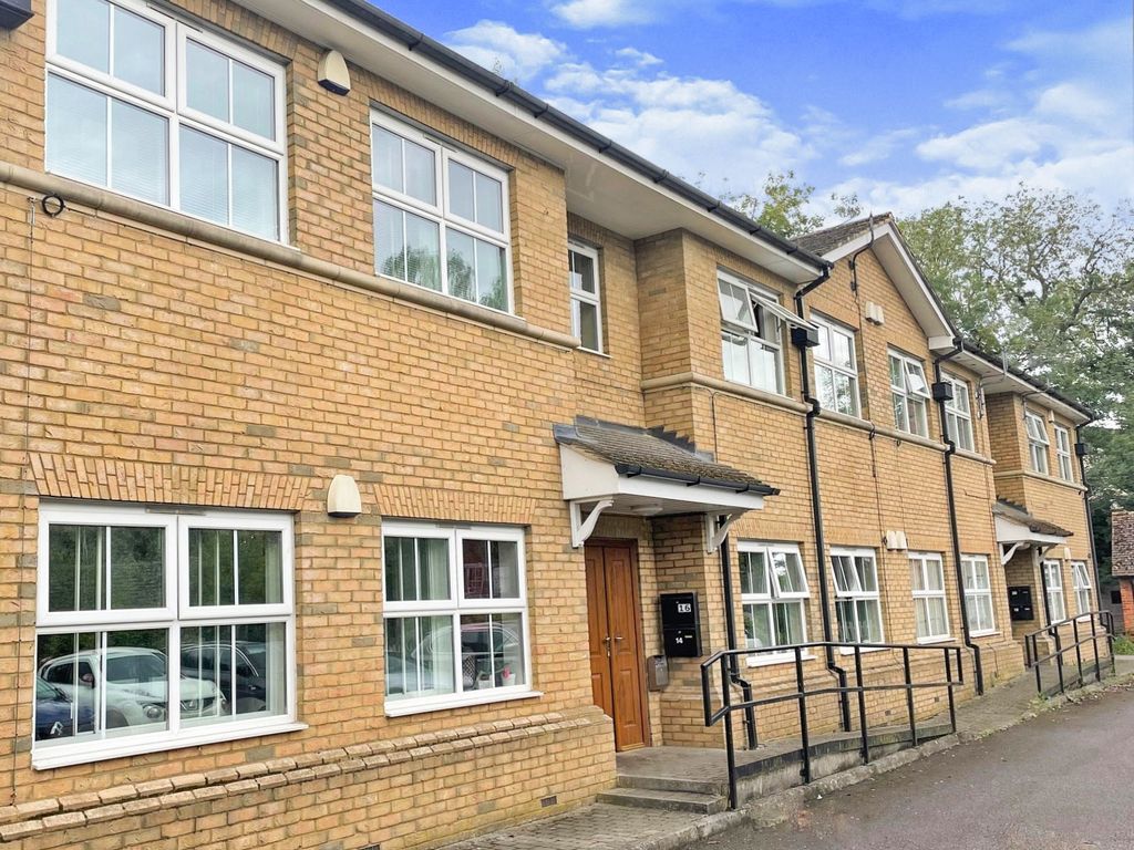 2 bed flat for sale in The Sidings, Bletchley, Milton Keynes MK2 Zoopla