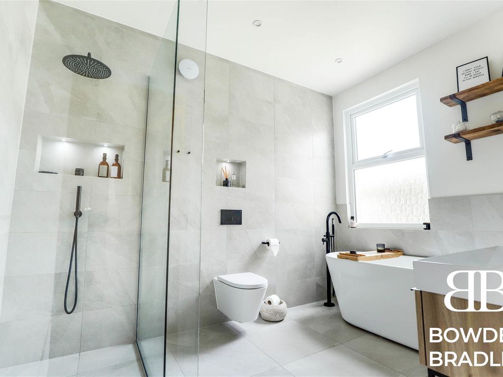 3 bed end terrace house for sale in Smeaton Road, Woodford Green IG8