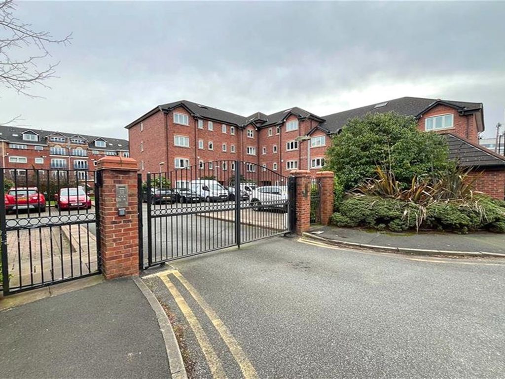 2 bed flat for sale in The Waterside, Bridgewater Street, Sale M33, £