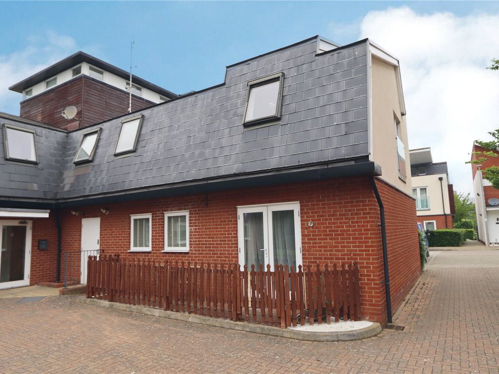 1 bed flat for sale in Addenbrookes Road, Newport Pagnell
