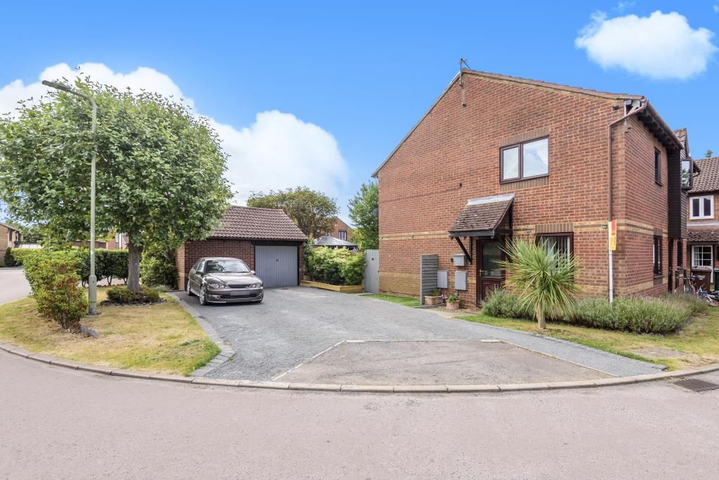 3 bed semidetached house for sale in Southwold, Bicester, Oxfordshire