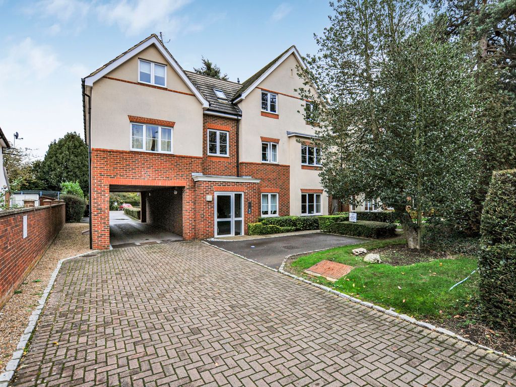 2 bed flat to rent in Church Road, Cowley, Uxbridge UB8, £1,700 pcm Zoopla