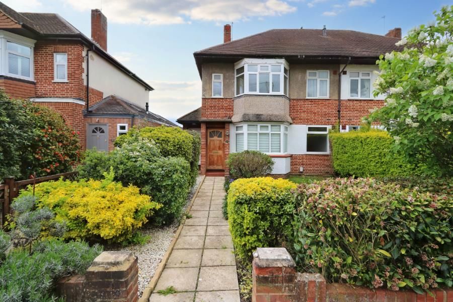 2 bed to rent in Warwick Road, Thames Ditton KT7 Zoopla