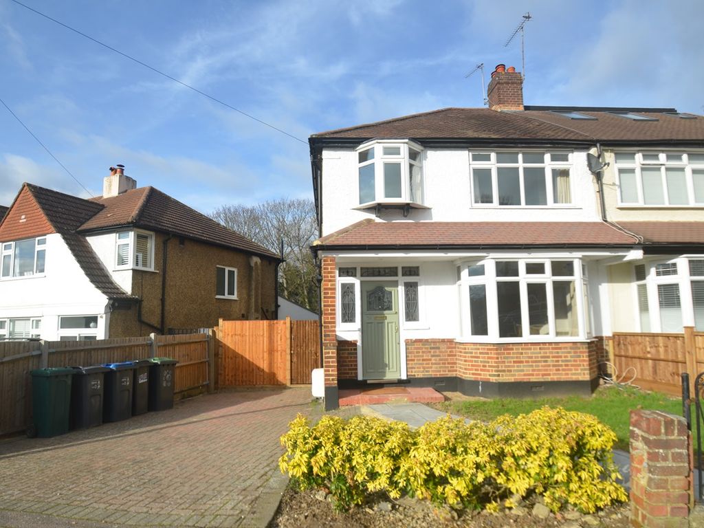 3 bed semidetached house to rent in Greenview Avenue, Shirley, Croydon