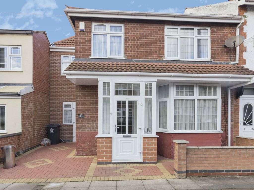 5 bed semidetached house for sale in Nansen Road, North Evington