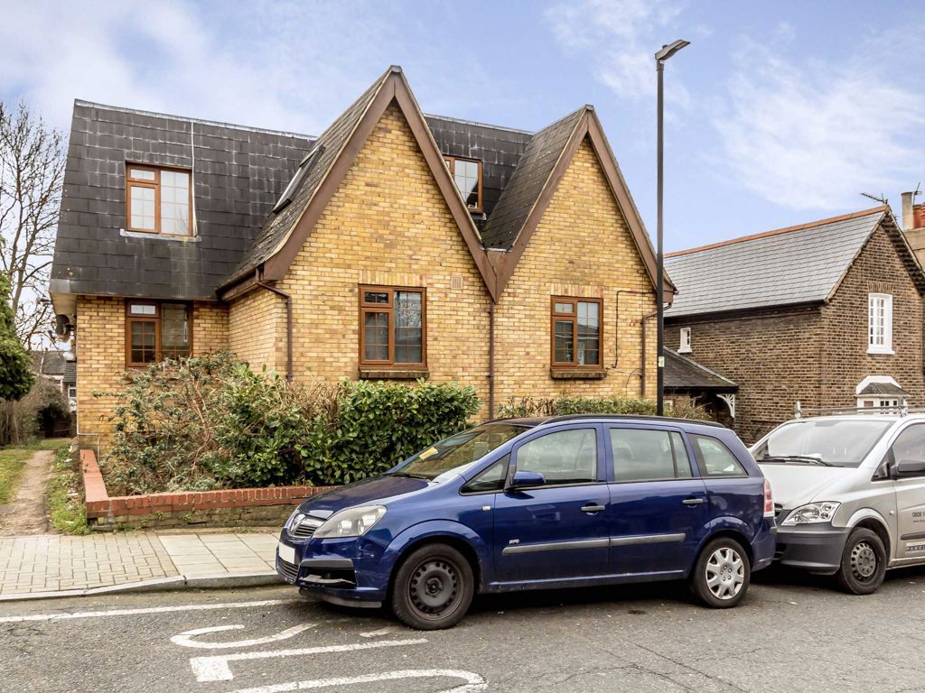 2 bed flat to rent in Sunnyhill Road, London SW16, £1,775 pcm Zoopla