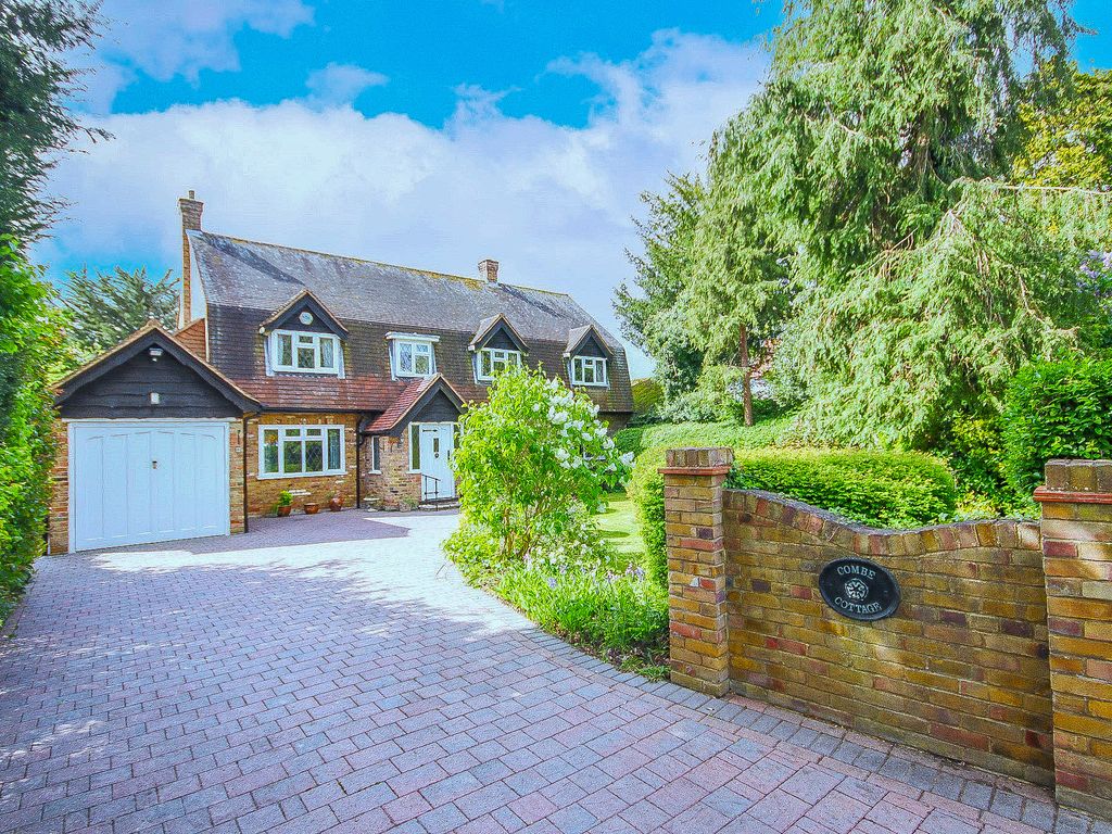 5 bed detached house for sale in Altwood Road, Maidenhead SL6, £950,000