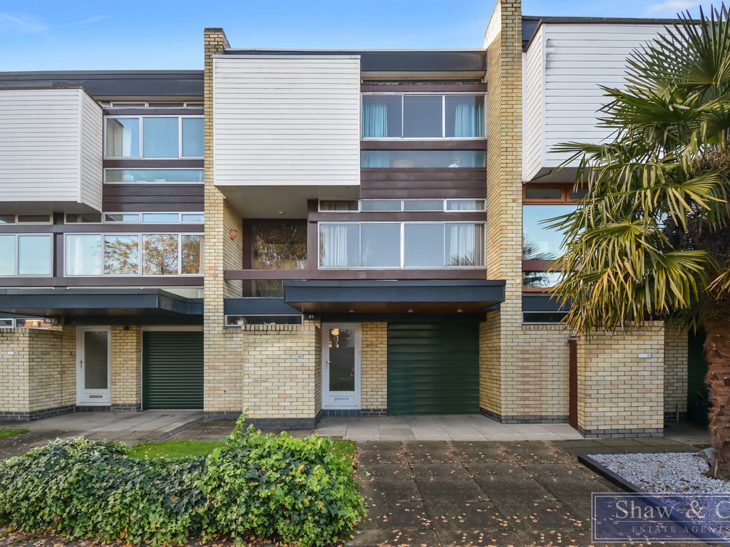 3 bed town house for sale in Blandford Road, Teddington TW11, £850,000