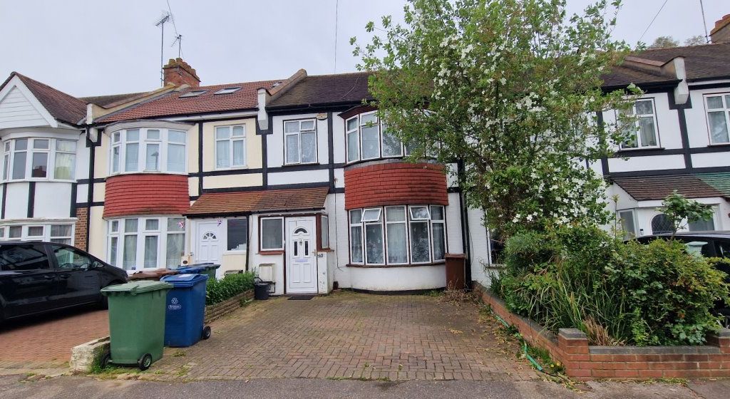 3 bed terraced house for sale in Grafton Road, Harrow HA1, £580,000