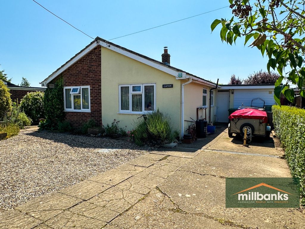 3 bed detached bungalow for sale in Mill Lane, Great Ellingham NR17
