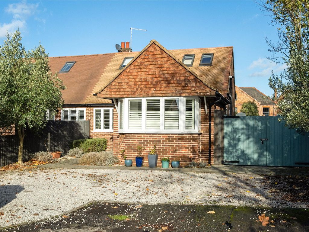 4 bed detached house for sale in Fortescue Road, Weybridge, Surrey KT13