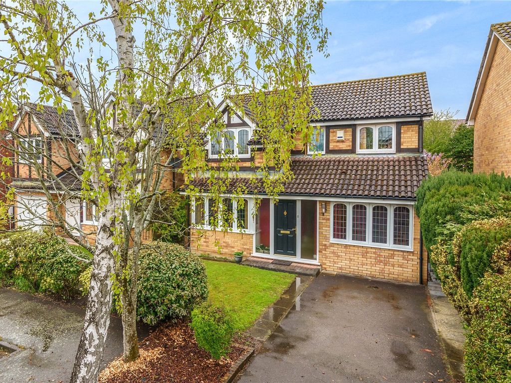 4 bed detached house for sale in Rubus Close, West End, Woking GU24