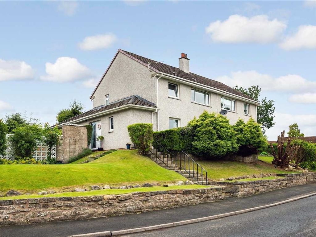 4 bed semidetached house for sale in Wingate Crescent, Calderwood